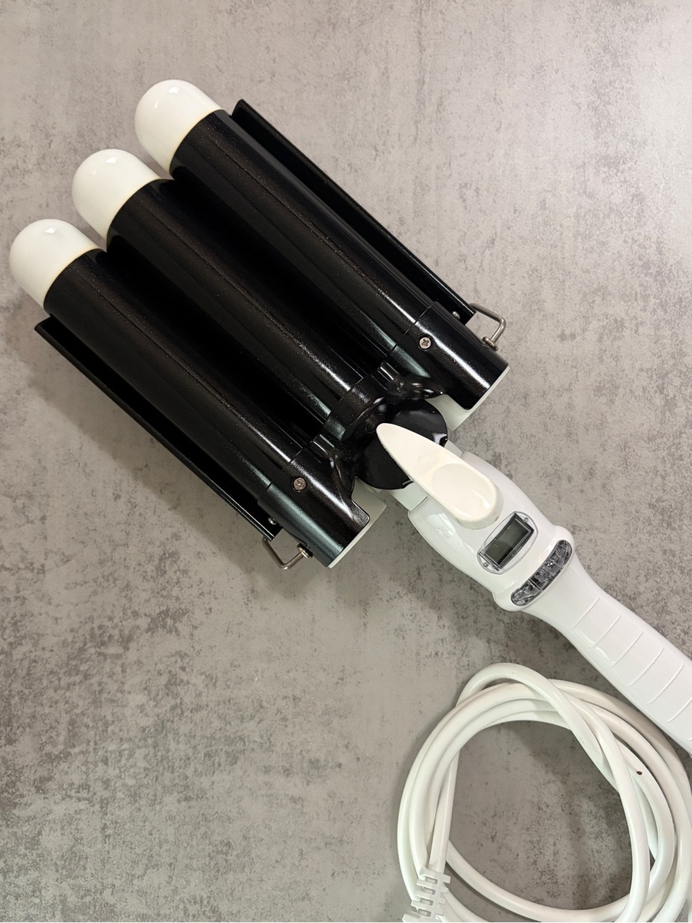 Triple Barrel Hair Waver Curling Iron - Black/White